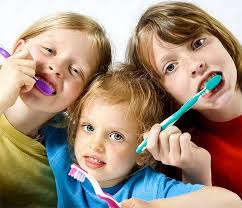 niño cuidado dental